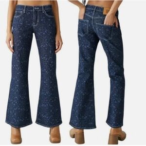 Urban Outfitters BDG Low Rise Flare Jeans - Size 24
